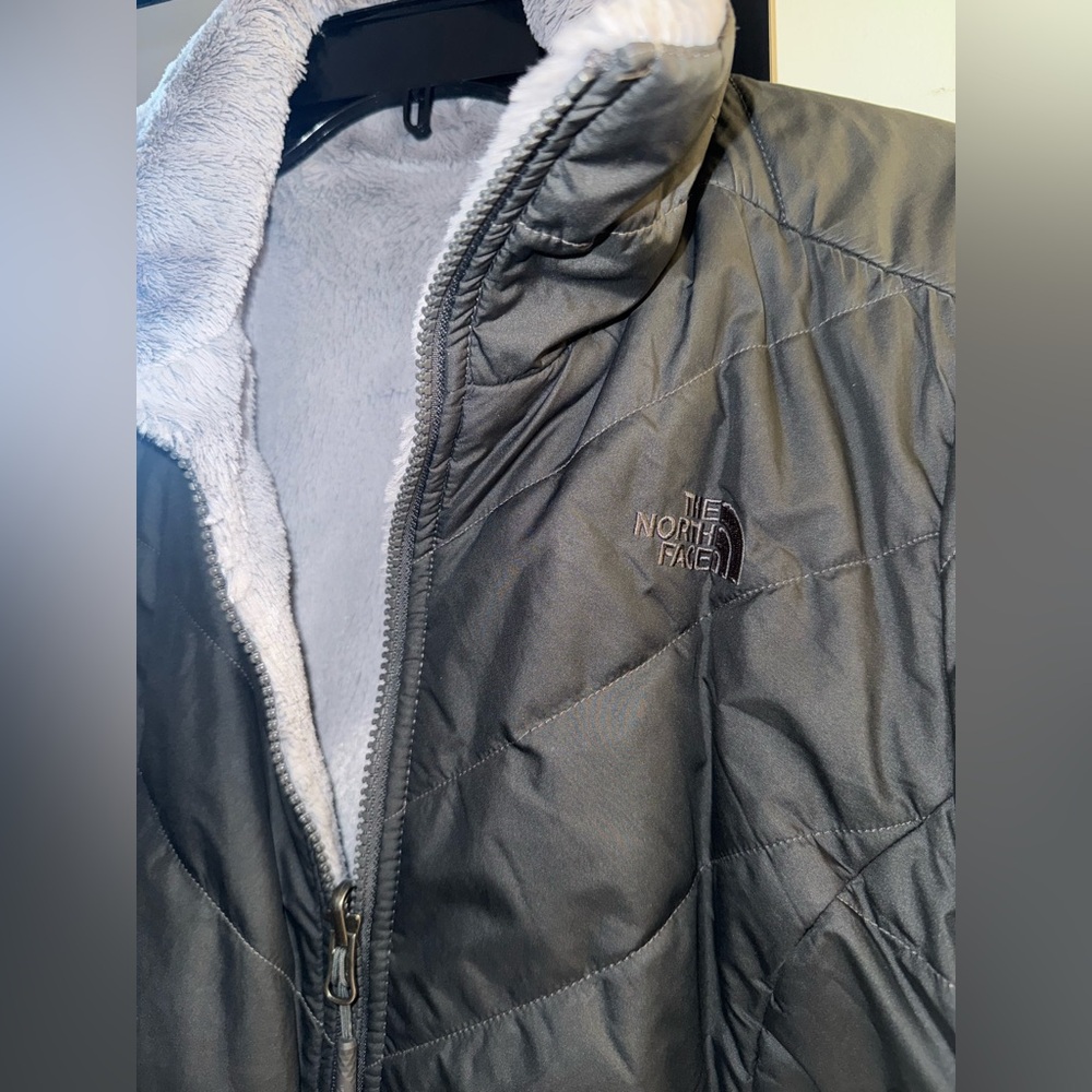 Women’s Northface reversible fur jacket Medium Black Gray